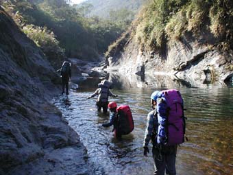 2004taiwan17.jpg (32053 �o�C�g)