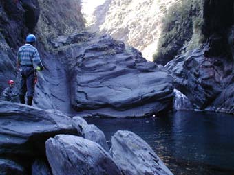 2004taiwan25.jpg (27579 �o�C�g)